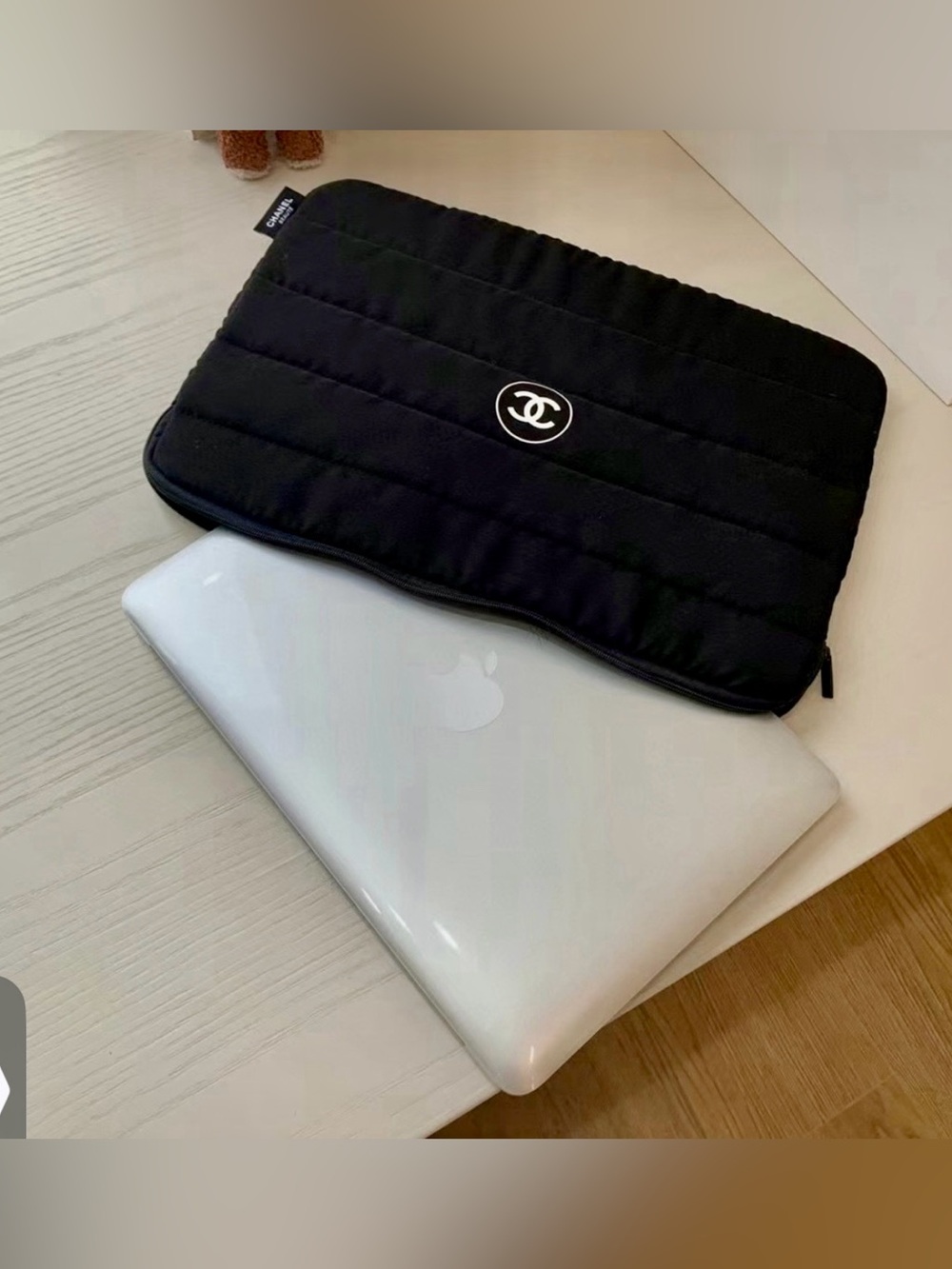 CHANEL Zippered Laptop Case in Black NWT GWP - Picture 4 of 15
